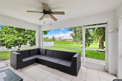House in Lehigh Acres, Florida 3 bedrooms, 131.74 sq.m. № 1417514 - photo 25