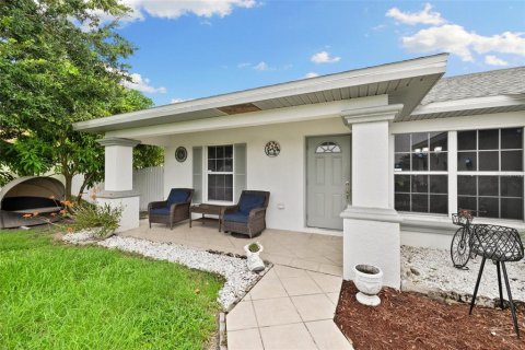 House in Lehigh Acres, Florida 3 bedrooms, 131.74 sq.m. № 1417514 - photo 3