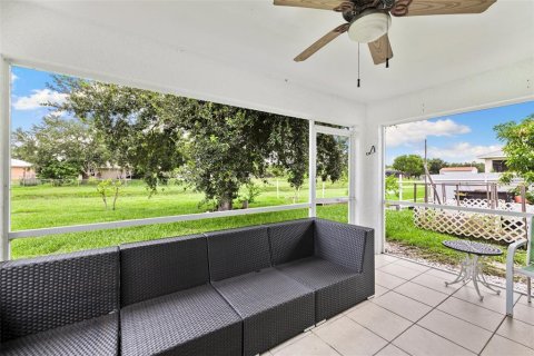 House in Lehigh Acres, Florida 3 bedrooms, 131.74 sq.m. № 1417514 - photo 26