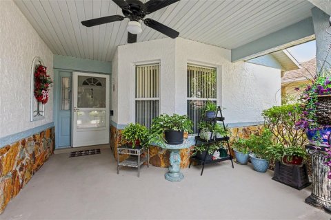 House in Ocala, Florida 2 bedrooms, 169.18 sq.m. № 2236384 - photo 5