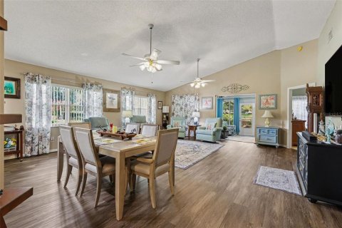 House in Ocala, Florida 2 bedrooms, 169.18 sq.m. № 2236384 - photo 10