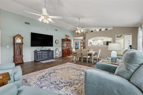 House in Ocala, Florida 2 bedrooms, 169.18 sq.m. № 2236384 - photo 7