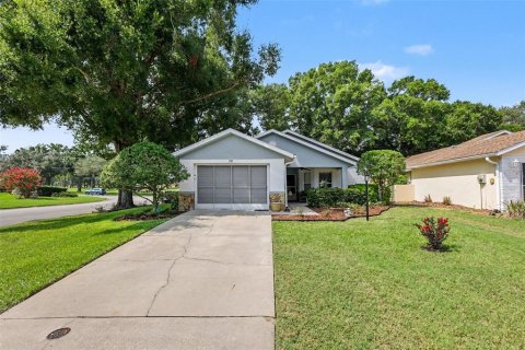 House in Ocala, Florida 2 bedrooms, 169.18 sq.m. № 2236384 - photo 3