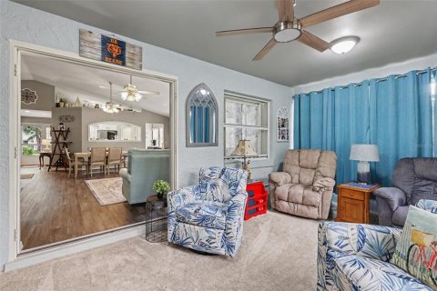 House in Ocala, Florida 2 bedrooms, 169.18 sq.m. № 2236384 - photo 14