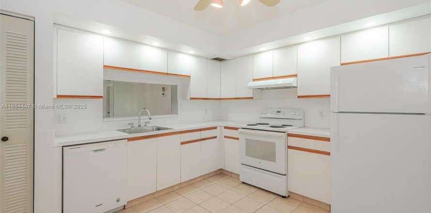 Condo à Pembroke Pines, Floride, 1 chambre № 1892764