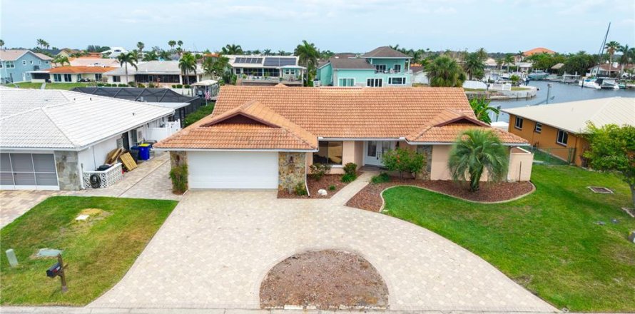Casa en New Port Richey, Florida 3 dormitorios, 249.91 m2 № 1673905