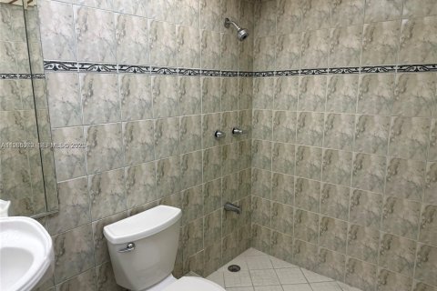 Apartamento en alquiler en Sunny Isles Beach, Florida, 1 dormitorio, 49.8 m2 № 2026459 - foto 9