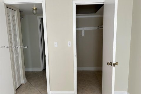 Apartamento en alquiler en Sunny Isles Beach, Florida, 1 dormitorio, 49.8 m2 № 2026459 - foto 7