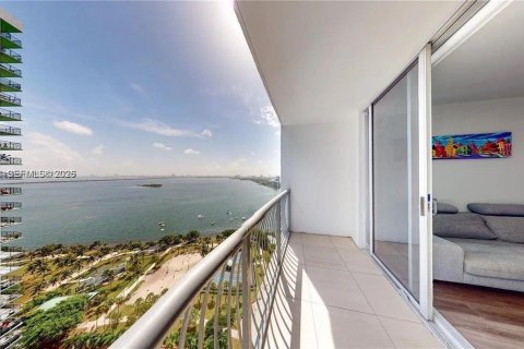 Condo in Miami, Florida, 1 bedroom № 2074938