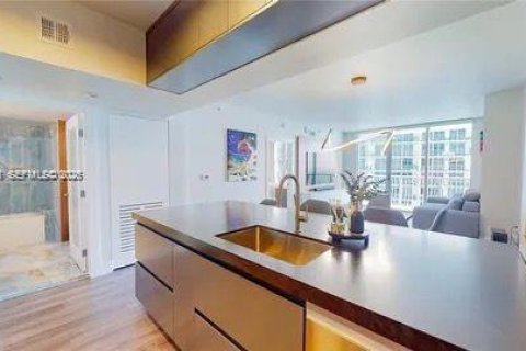 Condo in Miami, Florida, 1 bedroom  № 2074938 - photo 8