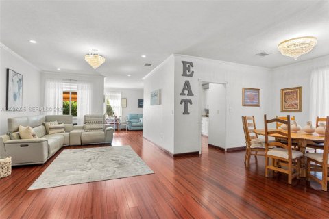 Купить виллу или дом в Майами, Флорида 4 спальни, № 1986211 - фото 7