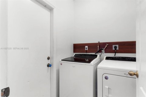 Купить виллу или дом в Майами, Флорида 4 спальни, № 1986211 - фото 26