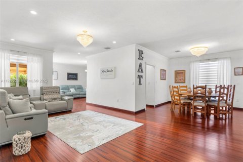 Купить виллу или дом в Майами, Флорида 4 спальни, № 1986211 - фото 6