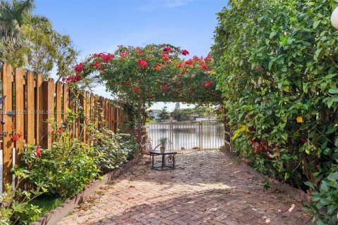 Купить виллу или дом в Майами, Флорида 4 спальни, № 1986211 - фото 27