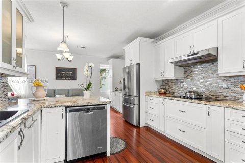 Купить виллу или дом в Майами, Флорида 4 спальни, № 1986211 - фото 14