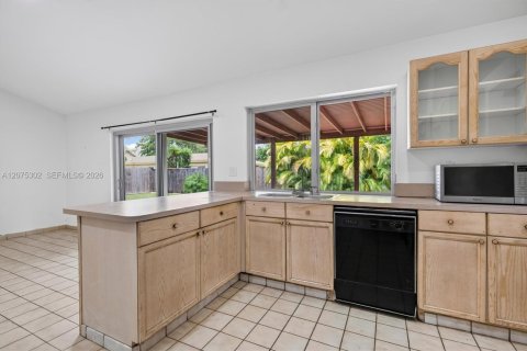 Casa en venta en Miami, Florida, 3 dormitorios, 157.47 m2 № 2383072 - foto 26