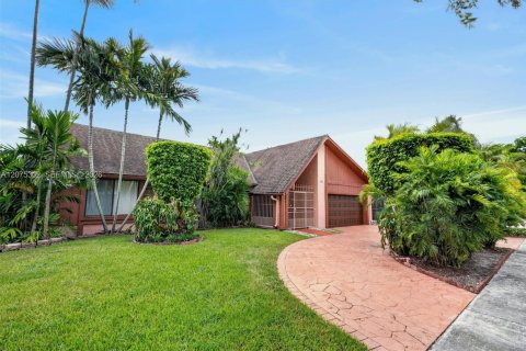 Casa en venta en Miami, Florida, 3 dormitorios, 157.47 m2 № 2383072 - foto 4