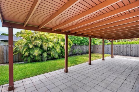Casa en venta en Miami, Florida, 3 dormitorios, 157.47 m2 № 2383072 - foto 14