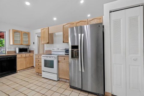 Casa en venta en Miami, Florida, 3 dormitorios, 157.47 m2 № 2383072 - foto 25