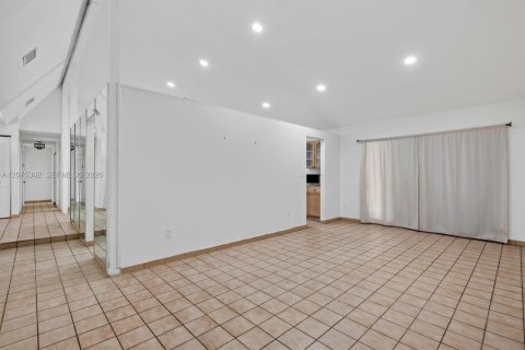 Casa en venta en Miami, Florida, 3 dormitorios, 157.47 m2 № 2383072 - foto 21