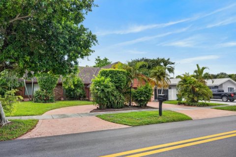 Casa en venta en Miami, Florida, 3 dormitorios, 157.47 m2 № 2383072 - foto 9