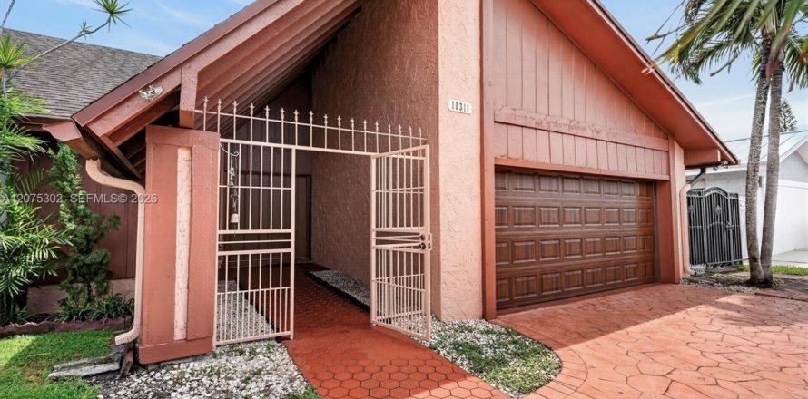 Casa en Miami, Florida 3 dormitorios, 157.47 m2 № 2383072