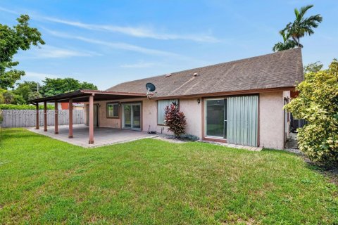 Casa en venta en Miami, Florida, 3 dormitorios, 157.47 m2 № 2383072 - foto 13