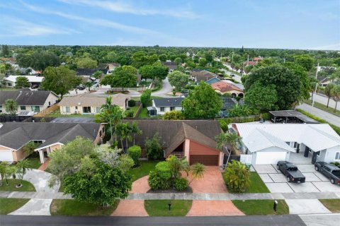 Casa en venta en Miami, Florida, 3 dormitorios, 157.47 m2 № 2383072 - foto 10