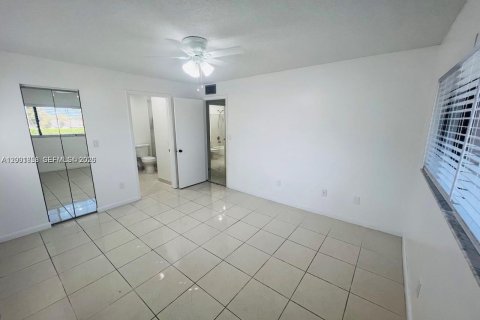 Copropriété à vendre à Tamarac, Floride: 2 chambres, 76.18 m2 № 2066147 - photo 18