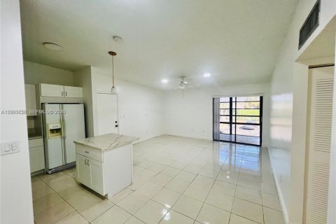Copropriété à vendre à Tamarac, Floride: 2 chambres, 76.18 m2 № 2066147 - photo 6
