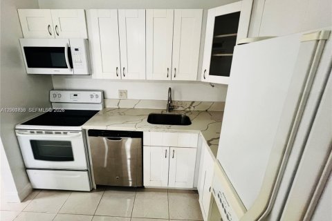 Copropriété à vendre à Tamarac, Floride: 2 chambres, 76.18 m2 № 2066147 - photo 10