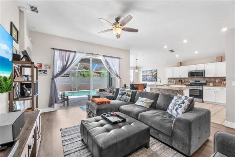 Casa en venta en Valrico, Florida, 4 dormitorios, 220.09 m2 № 2222778 - foto 17