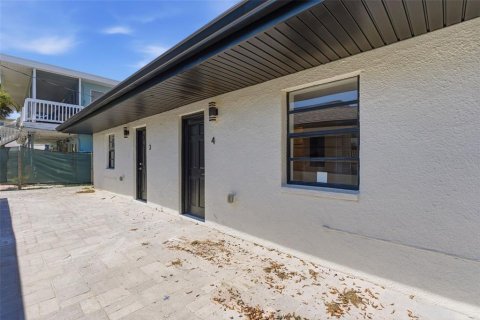 Снять в аренду квартиру в Мадейра - Бич, Флорида 3 комнаты, 41.81м2, № 2093734 - фото 17