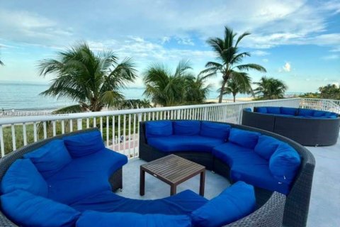 Condo in Miami Beach, Florida, 2 bedrooms  № 1953619 - photo 28