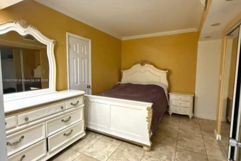 Condo in Miami Beach, Florida, 2 bedrooms  № 1953619 - photo 9