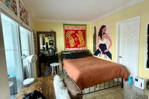 Condo in Miami Beach, Florida, 2 bedrooms  № 1953619 - photo 12