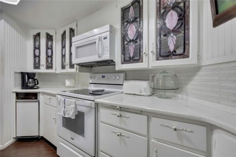 Villa ou maison à vendre à Spring Hill, Floride: 3 chambres, 206.43 m2 № 2400046 - photo 15