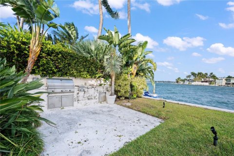 Villa ou maison à louer à Miami Beach, Floride: 10 chambres, 869.57 m2 № 1927237 - photo 30