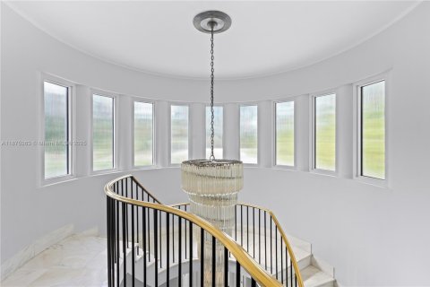 Villa ou maison à louer à Miami Beach, Floride: 10 chambres, 869.57 m2 № 1927237 - photo 17