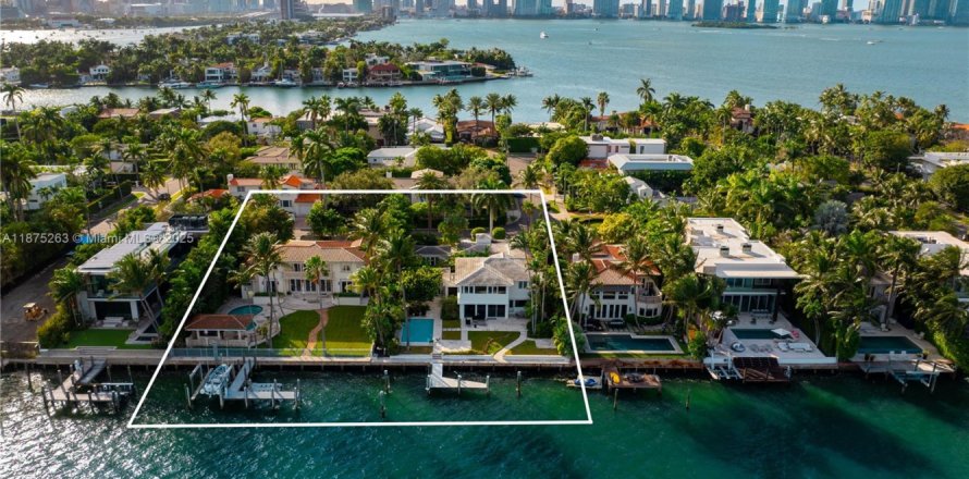Villa ou maison à Miami Beach, Floride 10 chambres, 869.57 m2 № 1927237