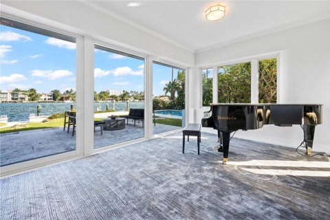 Villa ou maison à louer à Miami Beach, Floride: 10 chambres, 869.57 m2 № 1927237 - photo 11