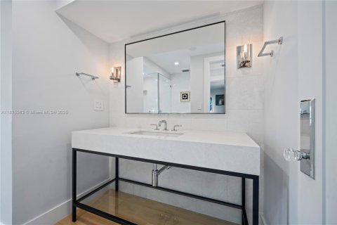 Villa ou maison à louer à Miami Beach, Floride: 10 chambres, 869.57 m2 № 1927237 - photo 29