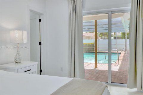 House in Pompano Beach, Florida 4 bedrooms, 208.75 sq.m. № 2023480 - photo 18