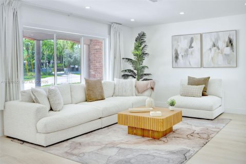 House in Pompano Beach, Florida 4 bedrooms, 208.75 sq.m. № 2023480 - photo 6