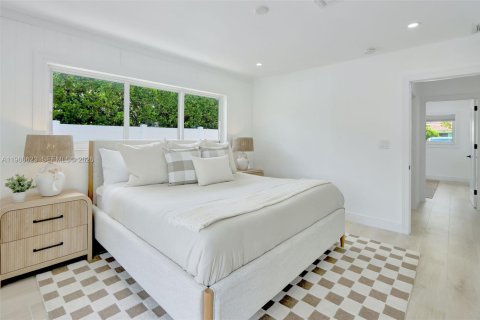 House in Pompano Beach, Florida 4 bedrooms, 208.75 sq.m. № 2023480 - photo 22