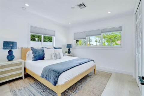 House in Pompano Beach, Florida 4 bedrooms, 208.75 sq.m. № 2023480 - photo 26