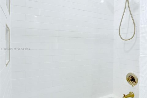 House in Pompano Beach, Florida 4 bedrooms, 208.75 sq.m. № 2023480 - photo 30