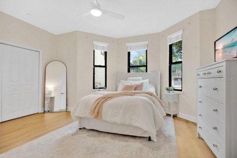 Adosado en venta en Orlando, Florida, 3 dormitorios, 202.62 m2 № 2102450 - foto 14