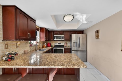 Купить виллу или дом в Майами, Флорида 3 спальни, 140м2, № 1996699 - фото 23