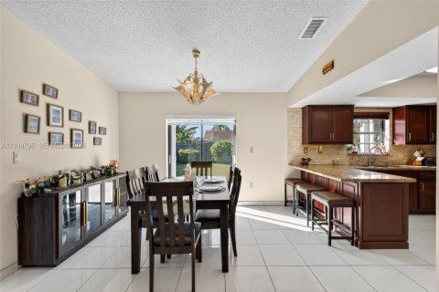 Купить виллу или дом в Майами, Флорида 3 спальни, 140м2, № 1996699 - фото 20